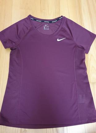 Футболка для тренировки, бега фирма nike