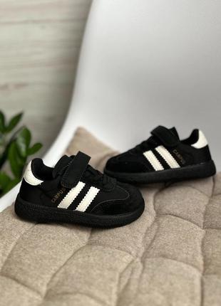 Дитячі кросівки унісекс для хлопчика та дівчинки