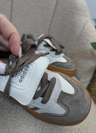 Кросівки для дітей