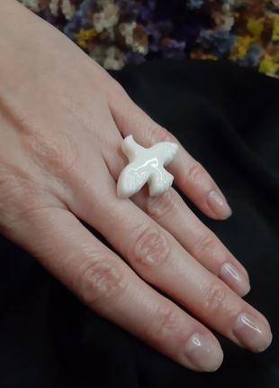 Каблочка голубая горлица ручная работа