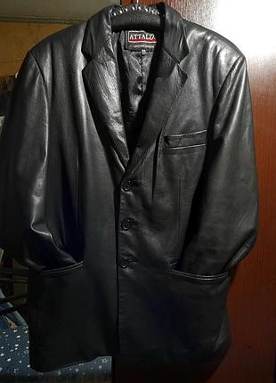 Кожаный, лайковый пиджак. демисезонная кожаная куртка.