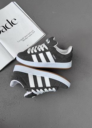 Сірі жіночі кросівки адідас кампус