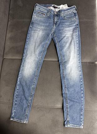 Джинси tommy jeans бренд 3