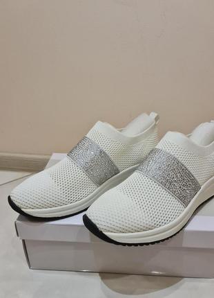 Жіночі кросівки з декором anne klein