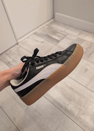 Шкіряні жіночі кросівки puma