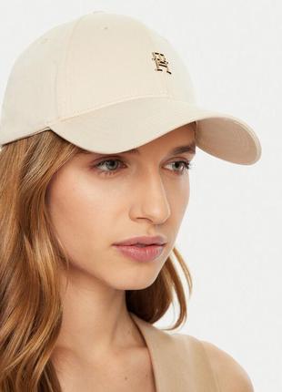 Tommy hilfiger бейсболка