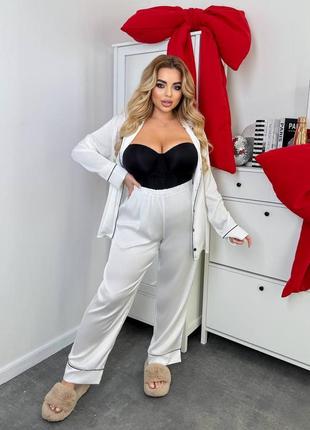 Красивая женская пижамка в размерах