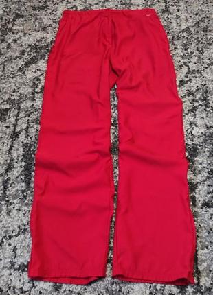 Nike vintage нейлоновые брюки в редком красном цвете 
най винтаж