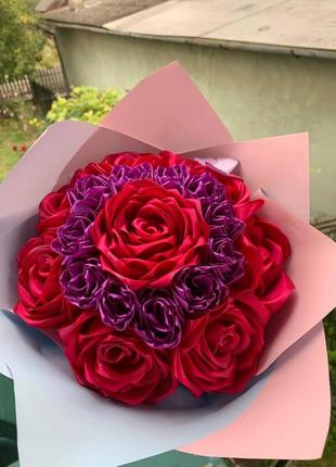 Букеты из атласных роз