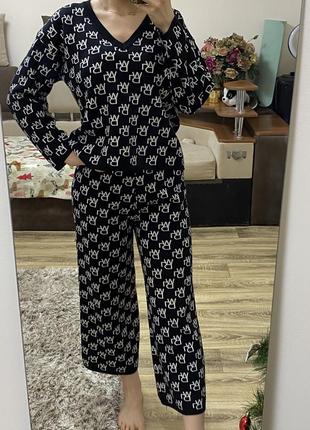 Костюм с брюками кюлотами