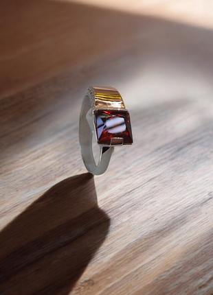 🫧  18.5 размер кольцо серебро с золотом фианит  красный  золотая пластина