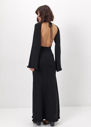 Вязаное платье макси с вырезом на спине