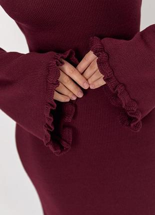 Вязаное платье макси с вырезом на спине