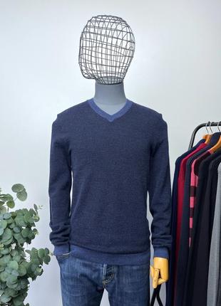 Класичний светр з 100% меріно вовни від hugo boss.