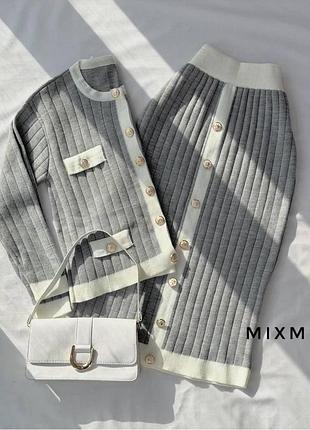 Костюм з спідницей жіночий