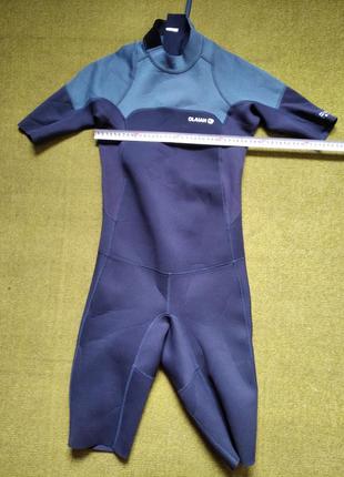 Гідрокостюм