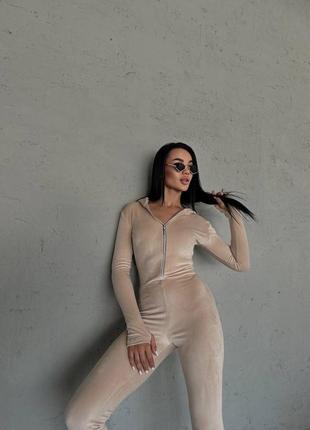 Женский велюровый комбинезон