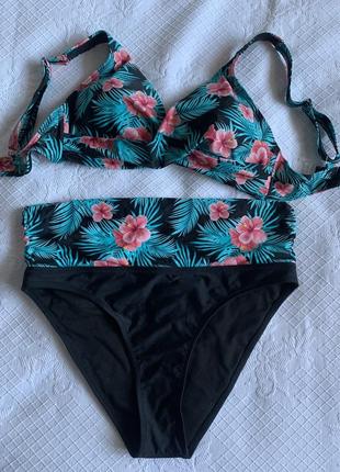 Купальник на 54-56 г.