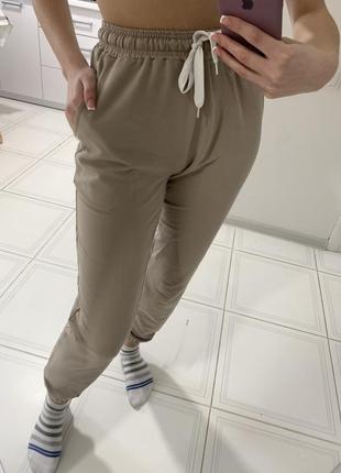 Спортивные штаны женские