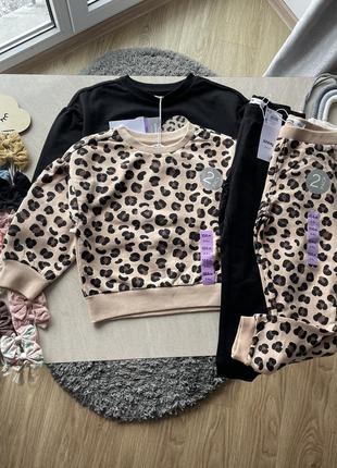 Новые костюмы на 2-4 р