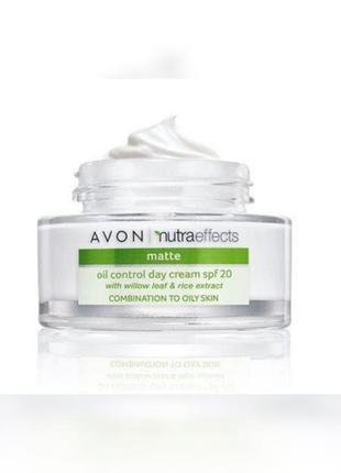 Avon
nutra effects matte
матирующий дневной крем spf 20
 50мл