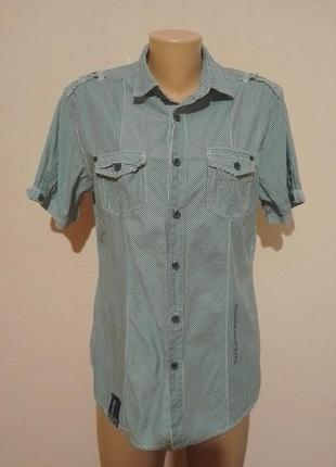 Стильная серая тенниска в полоску