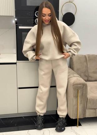 Жіночий спортивний костюм на флісі не кашлатиться