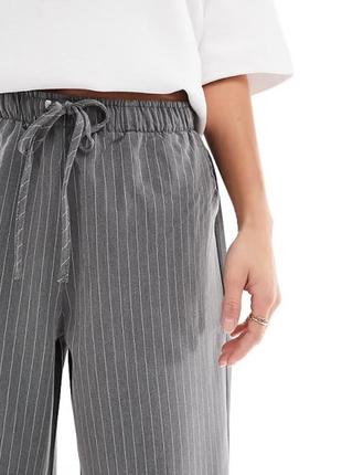 Серые брюки прямые брюки в полоску h&m