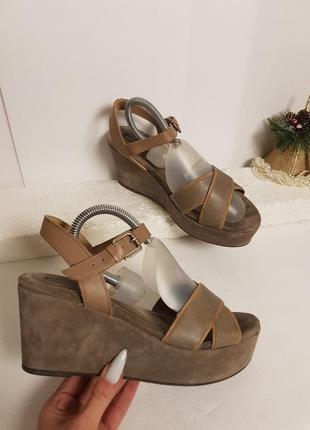 Кожаные новые шоколадные босоножки на платформе alberto fermani 40р