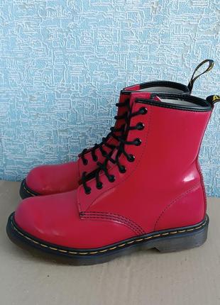 Dr.martens оригинальные кожаные женские демисезонные ботинки.