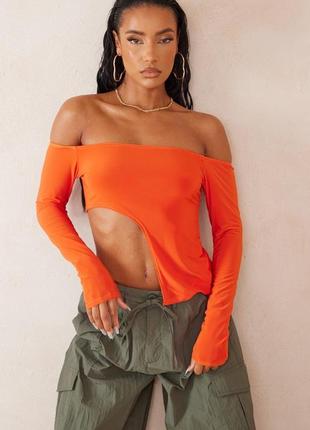 Асимметричный топ с открытыми плечами от plt