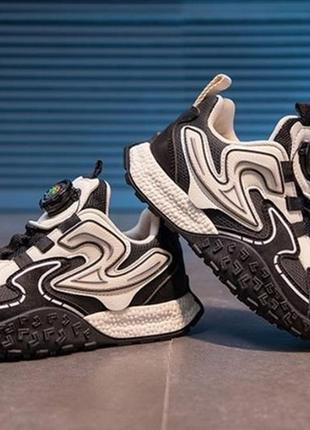 Стильні кросівки