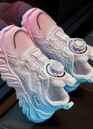 Стильні кросівки "градієнт" новинка 2025
- якісні кросівки