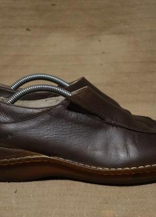 Темно-коричневые закрытые кожаные туфли  культового бренда dr. martens англия. 39 р.( 25 см.)