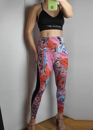 Яркие с рисунком леггинсы найк nike dri-fit тайтсы высокая посадка
