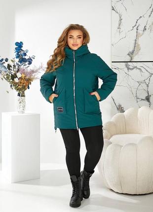 Женская зимняя куртка с капюшоном
