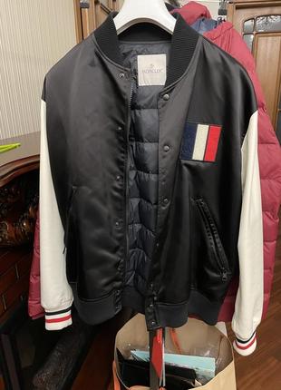 Оригінальний бомбер moncler