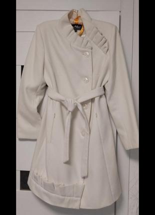 Пальто элегантное "шаллотта" производящее р.48-50 в красивом состоянии