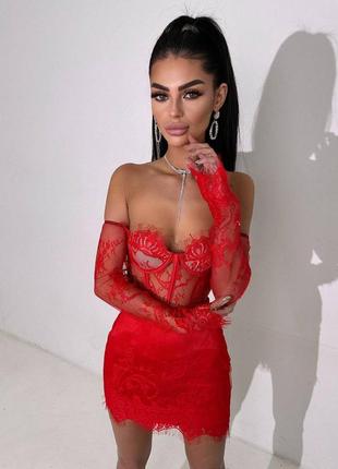 Красный кружевной комплект: корсет + юбка