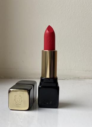 Помада inglot catcher kiss