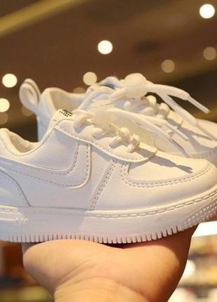 Кроссовки для девочки