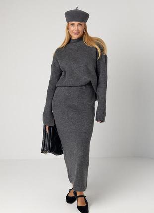Вязаный костюм с длинной юбкой и oversize свитером