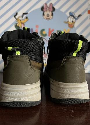 Продам демисезонные ботинки