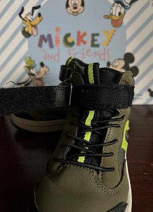 Продам демисезонные ботинки