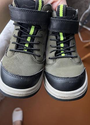 Продам демисезонные ботинки