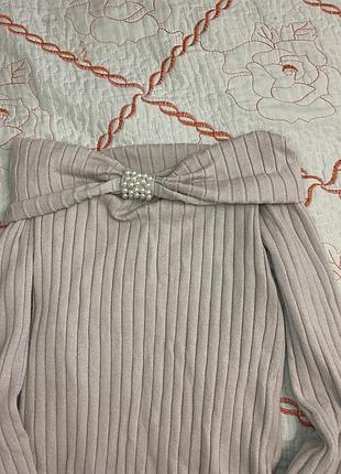 Топ лонгслив с открытыми плечами кофта с открытым плечами