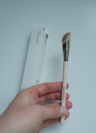 Пензлик для консилера rare beauty liquid touch concealer brush
