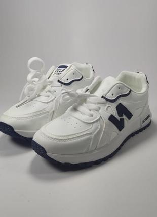 Женские кроссовки new balance