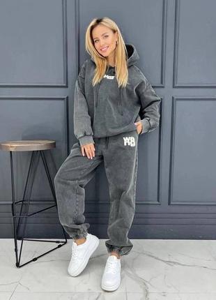 Костюм женский