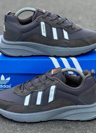 Демисезонные серые кроссовки adidas ozweego